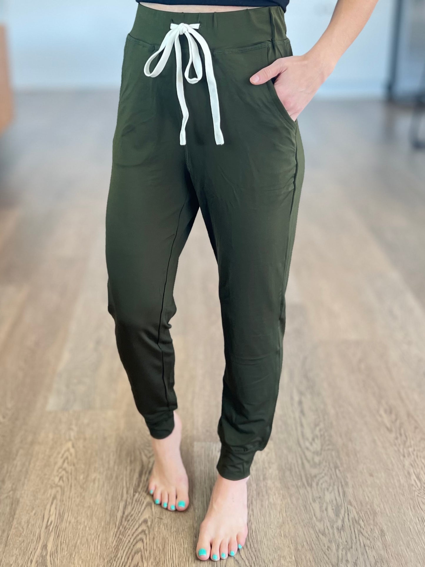Moving Up Active Joggers in Deep Green
