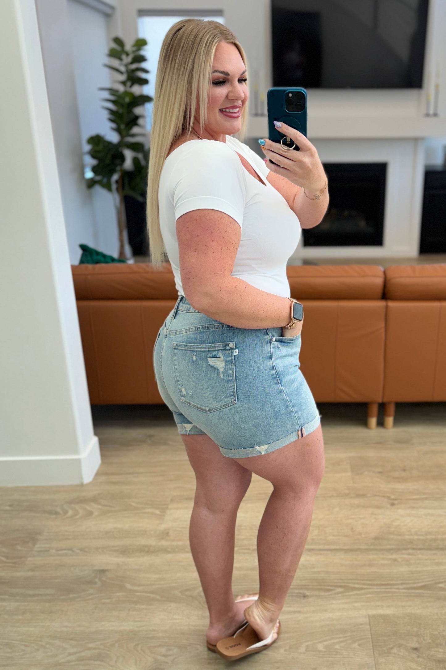 Classic High Rise Distressed Cuffed Cutoff Shorts - Judy Blue
