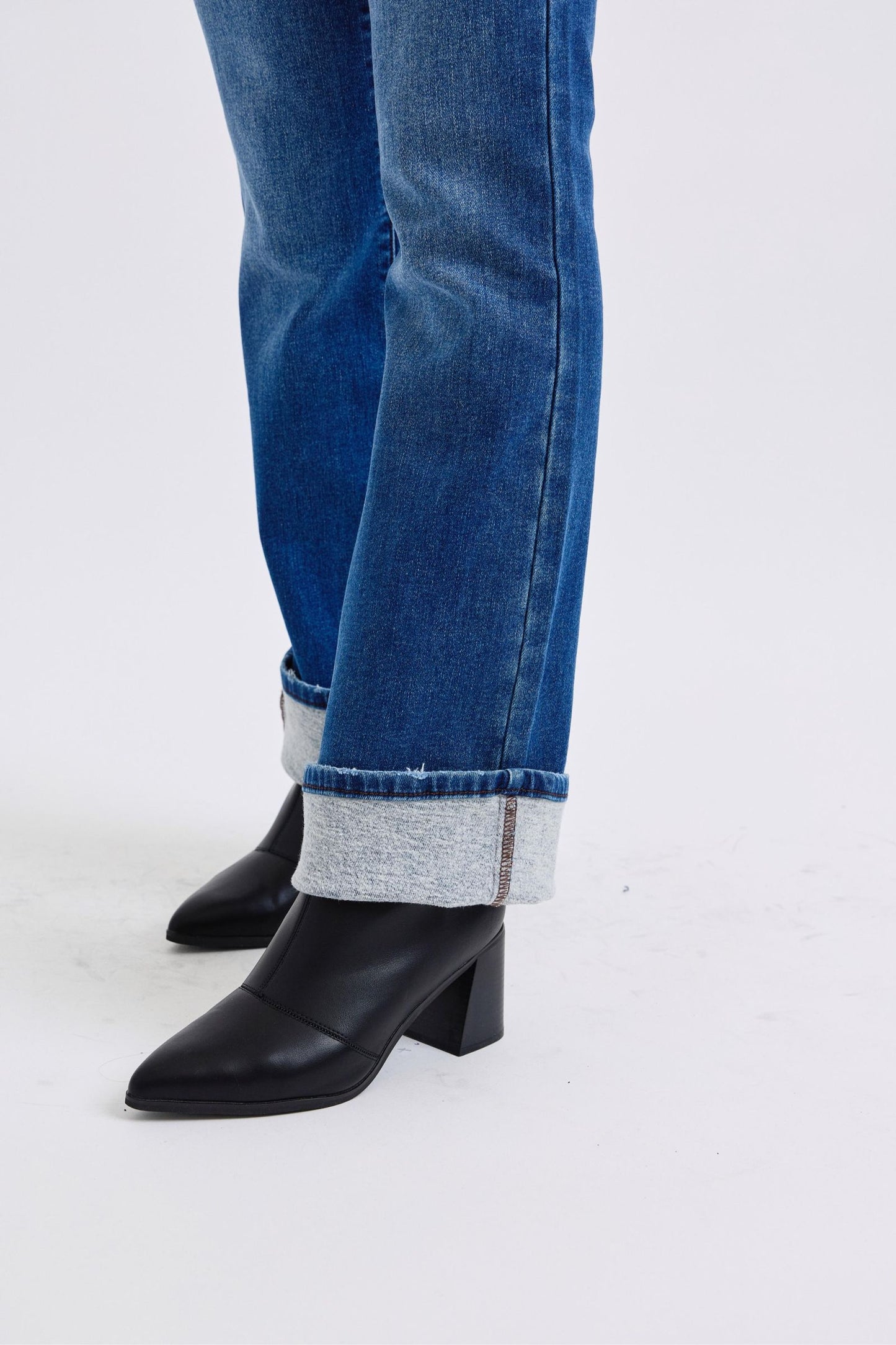 Mid-Rise Thermal Lining Bootcut Jeans - Judy Blue