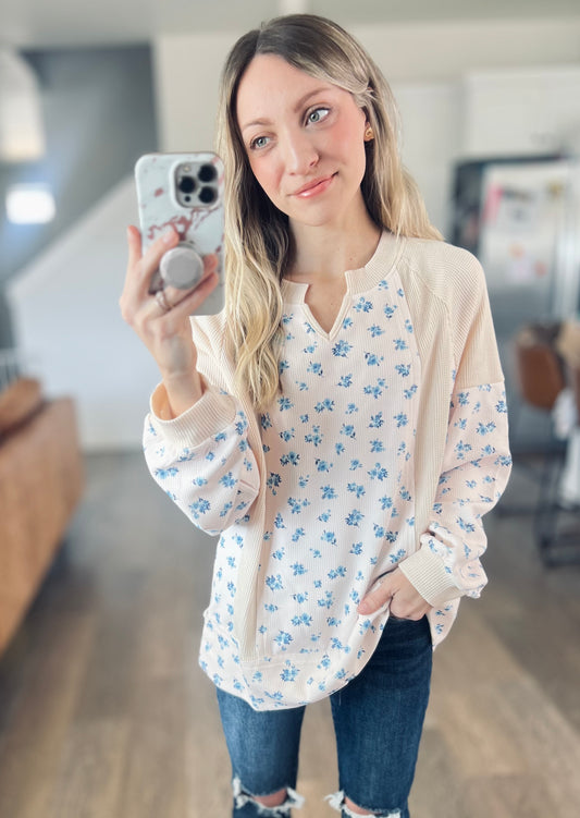 *free ship today* Floral Baby Blues Top