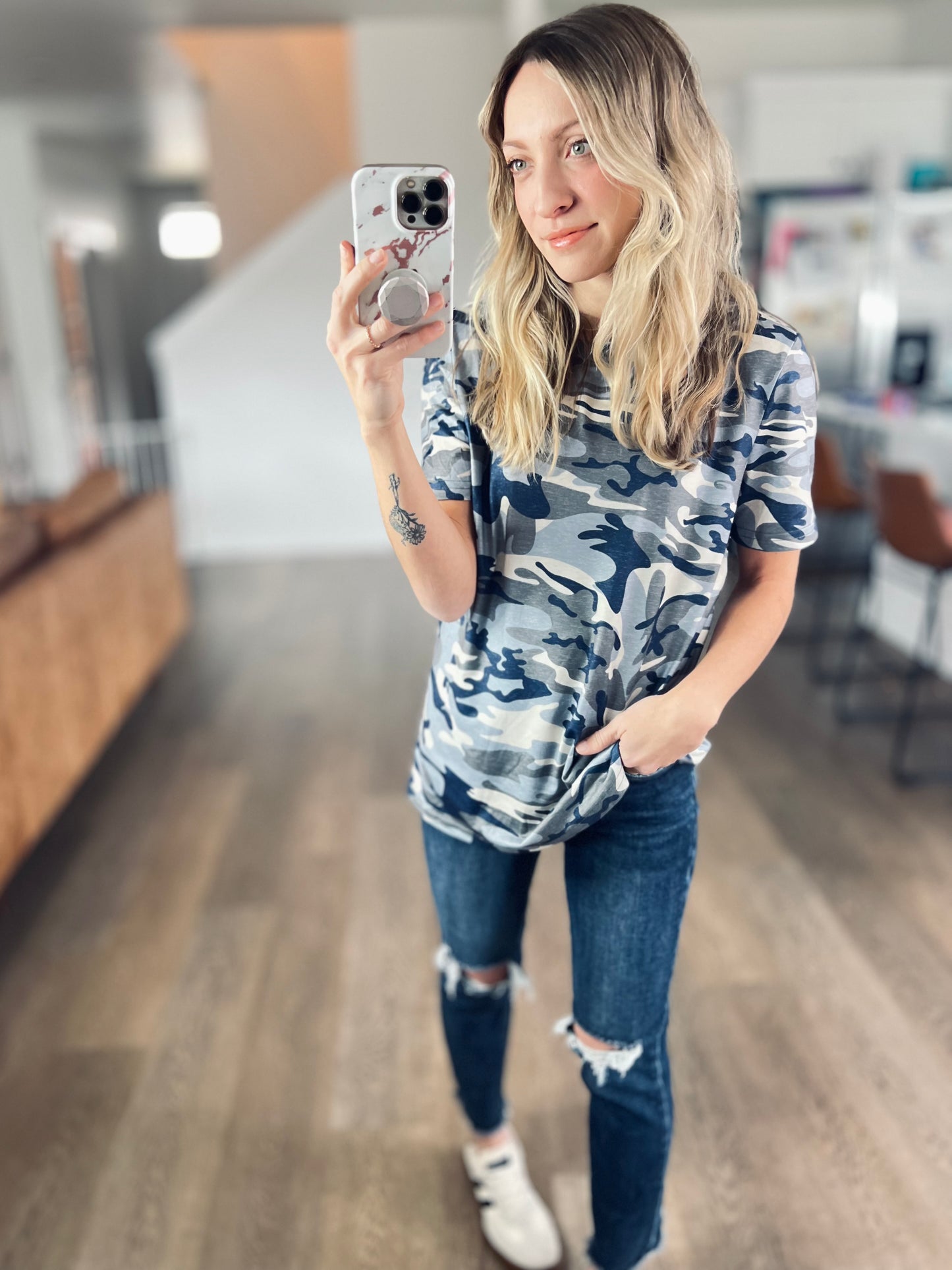 *free ship today* Classic Camo Tee in Blues