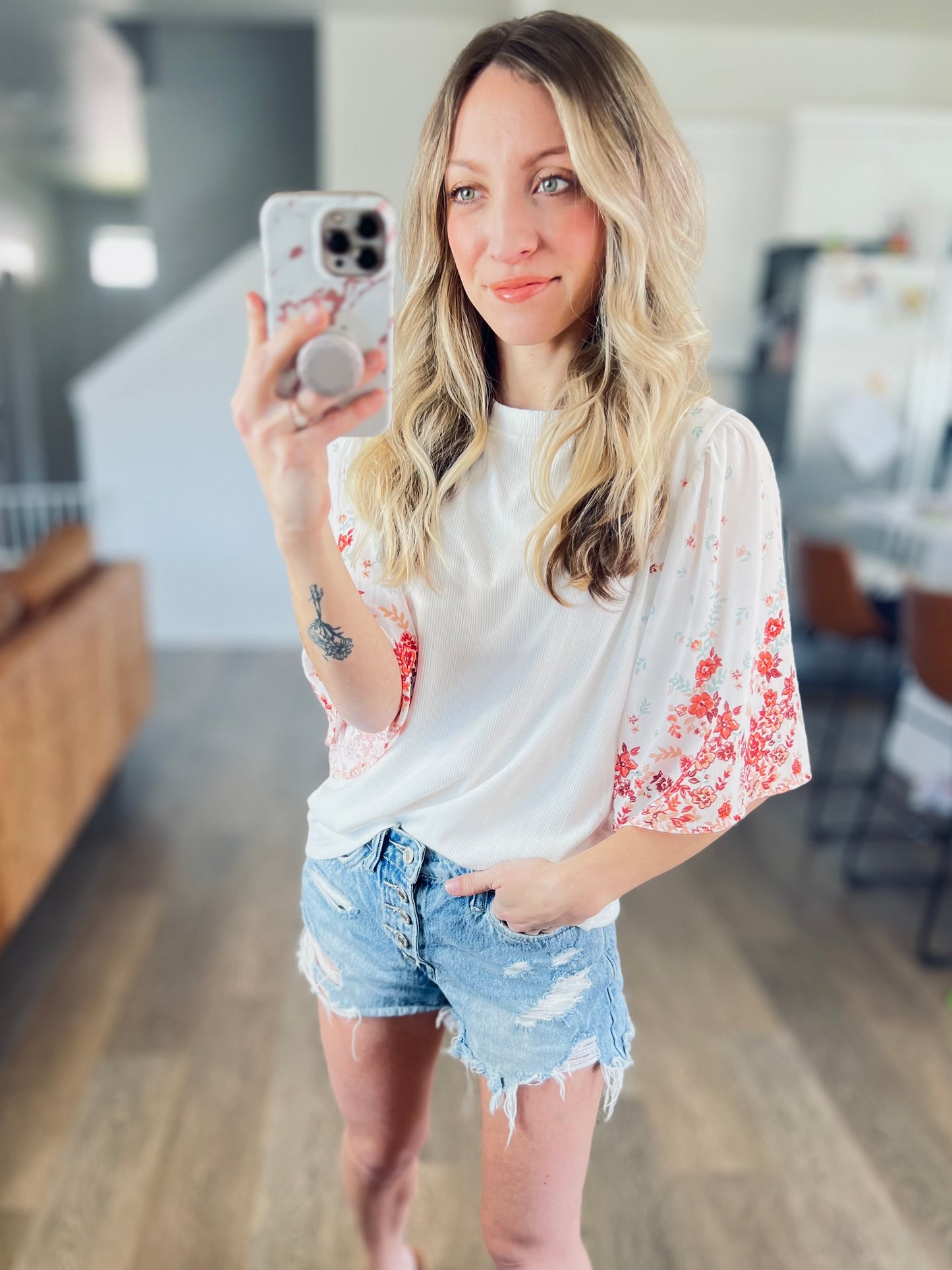 *free ship today* Macy Spring Floral Top