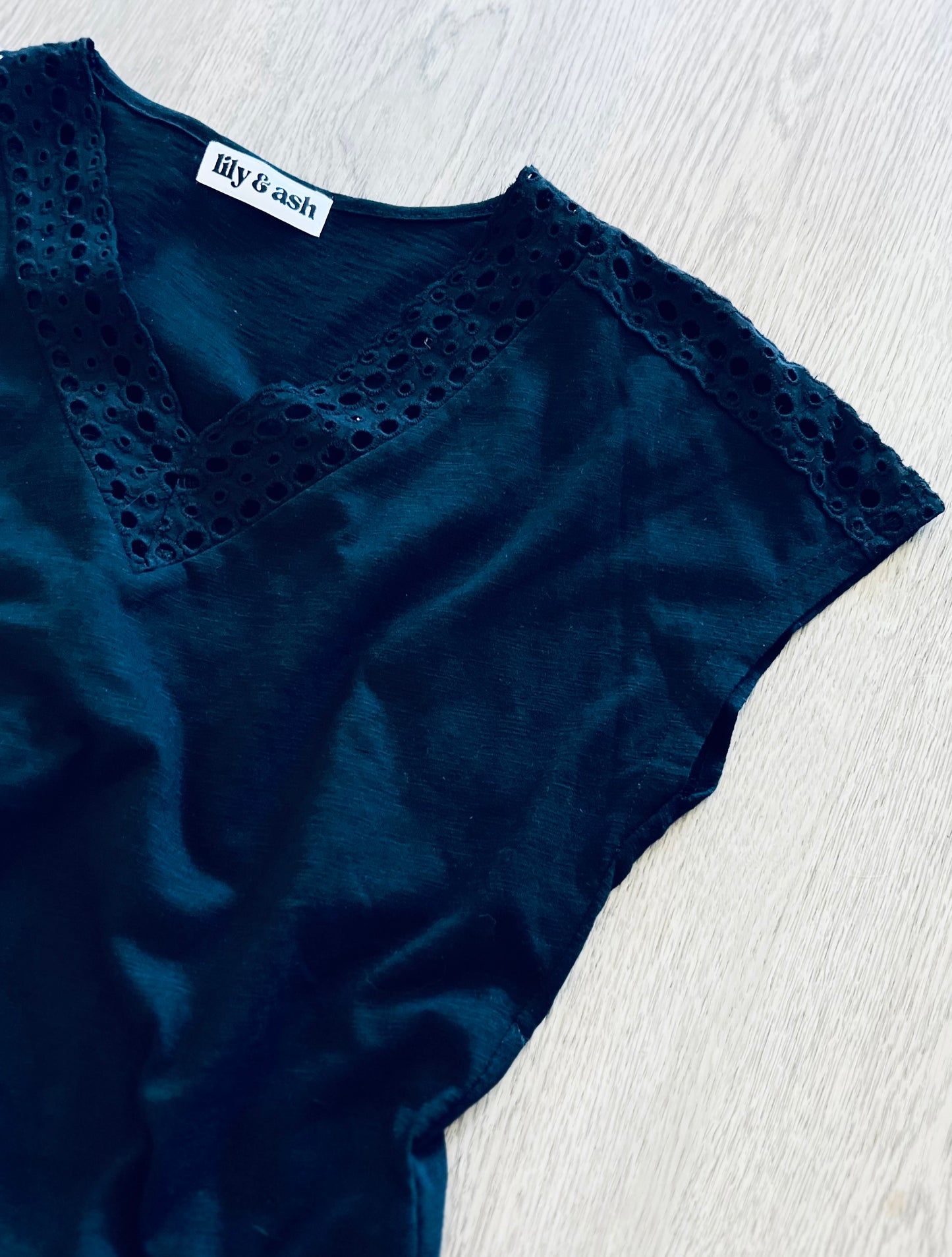 SHIPS FREE TODAY // Everyday Elegance V-Neck Top
