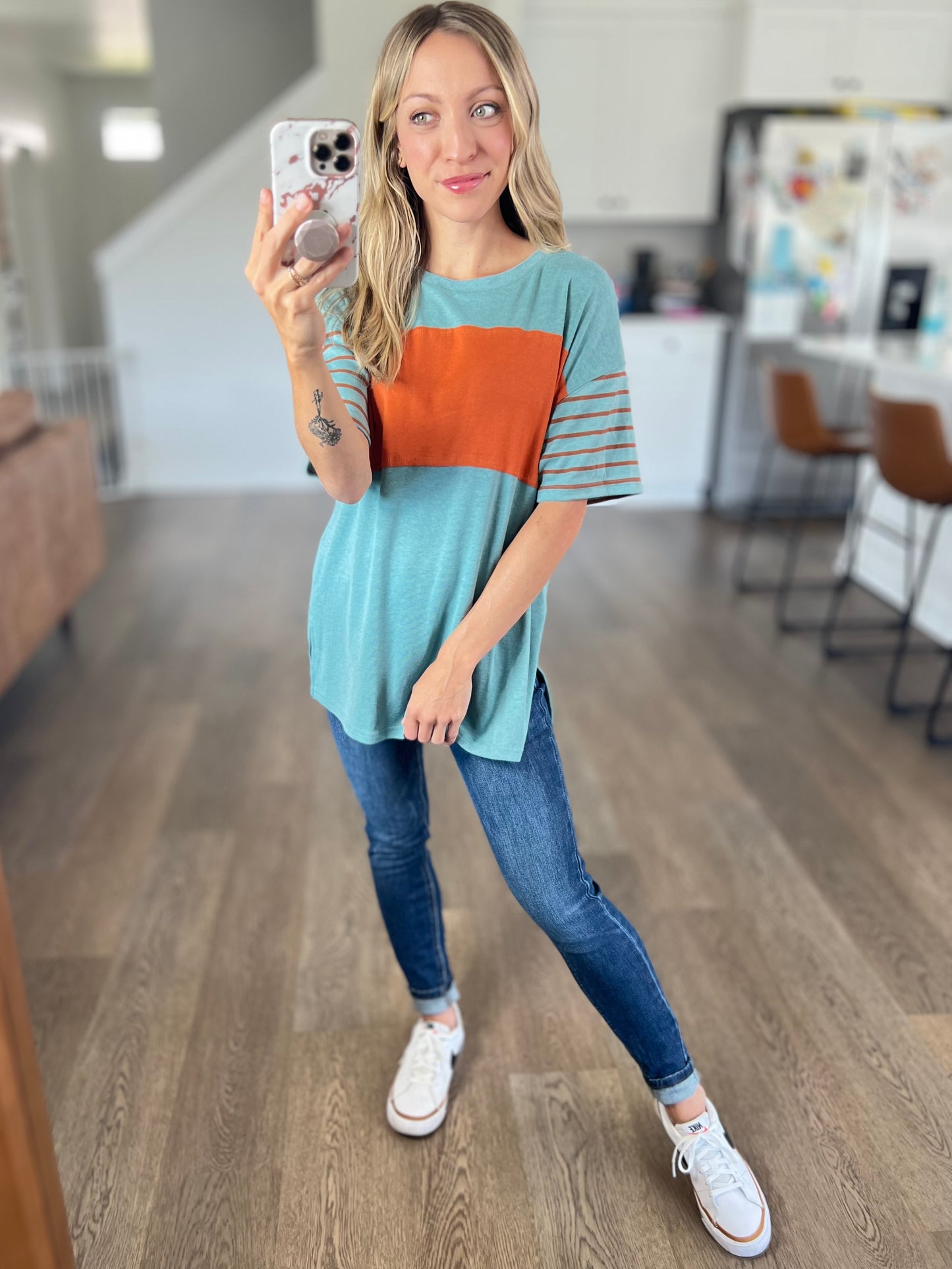 Color-block Round Neck Short Sleeve Tee