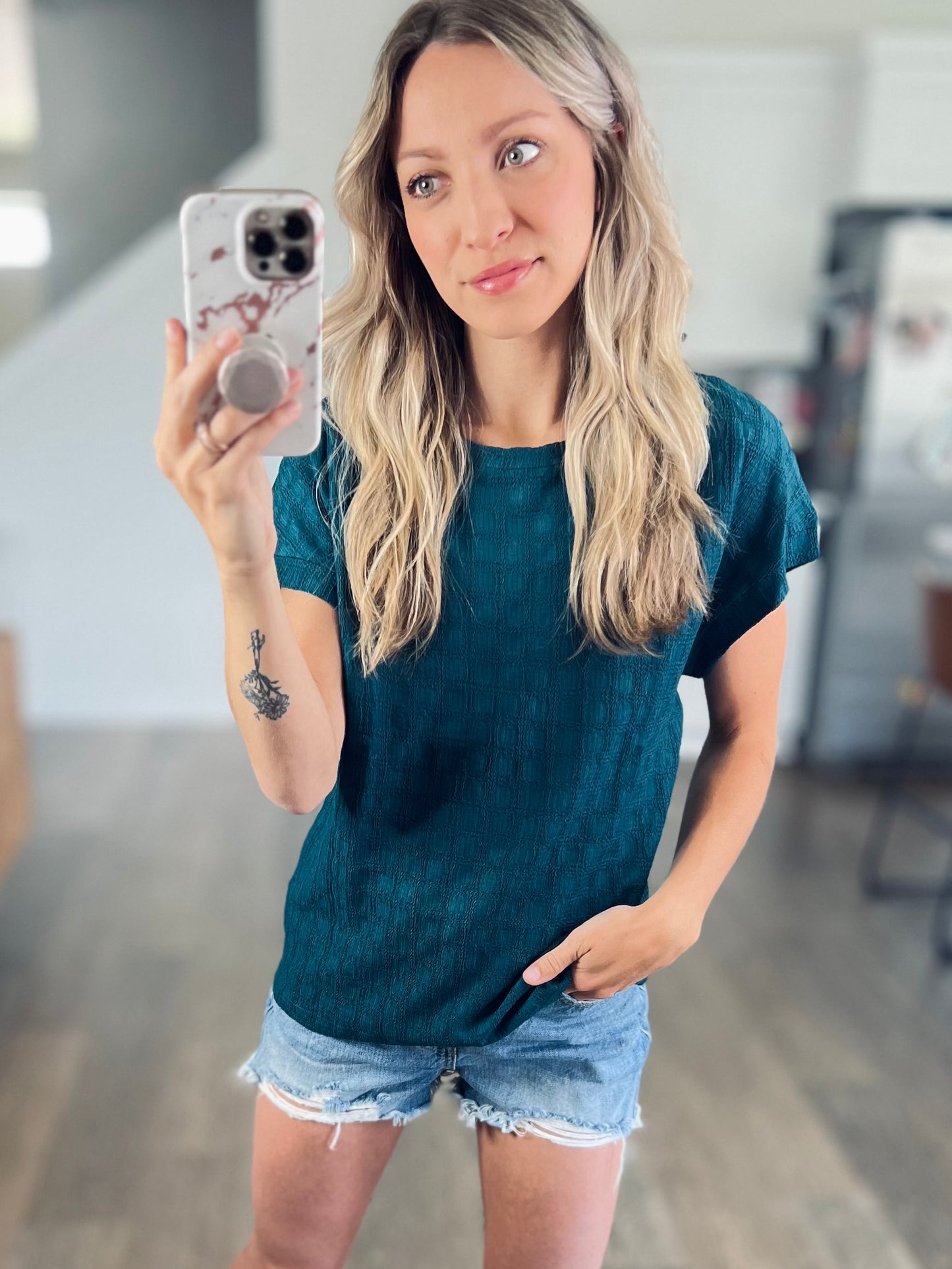 Tess Round Neck Cap Sleeve Top