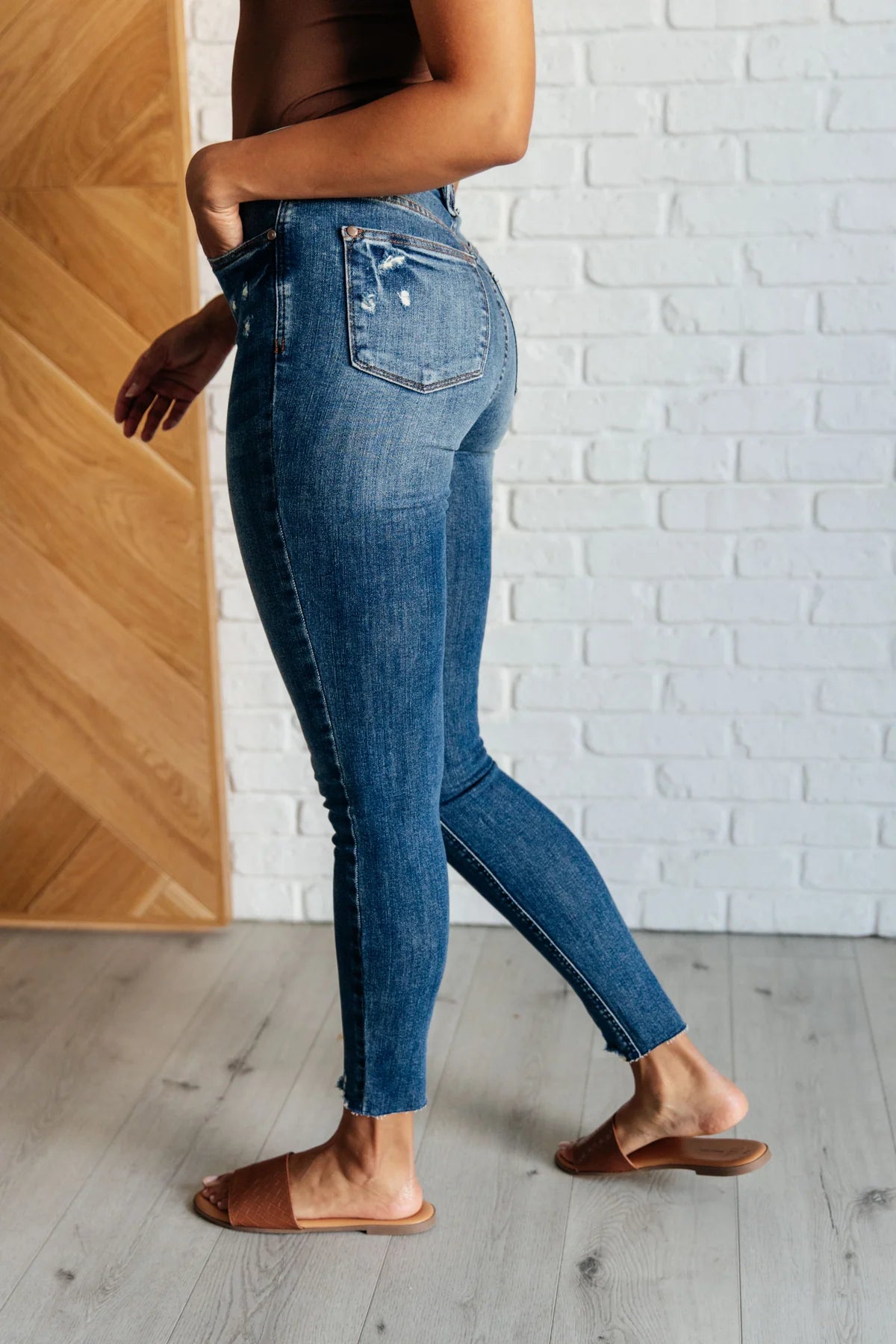 Vintage Wash Tummy Control Skinny Jeans - Judy Blue