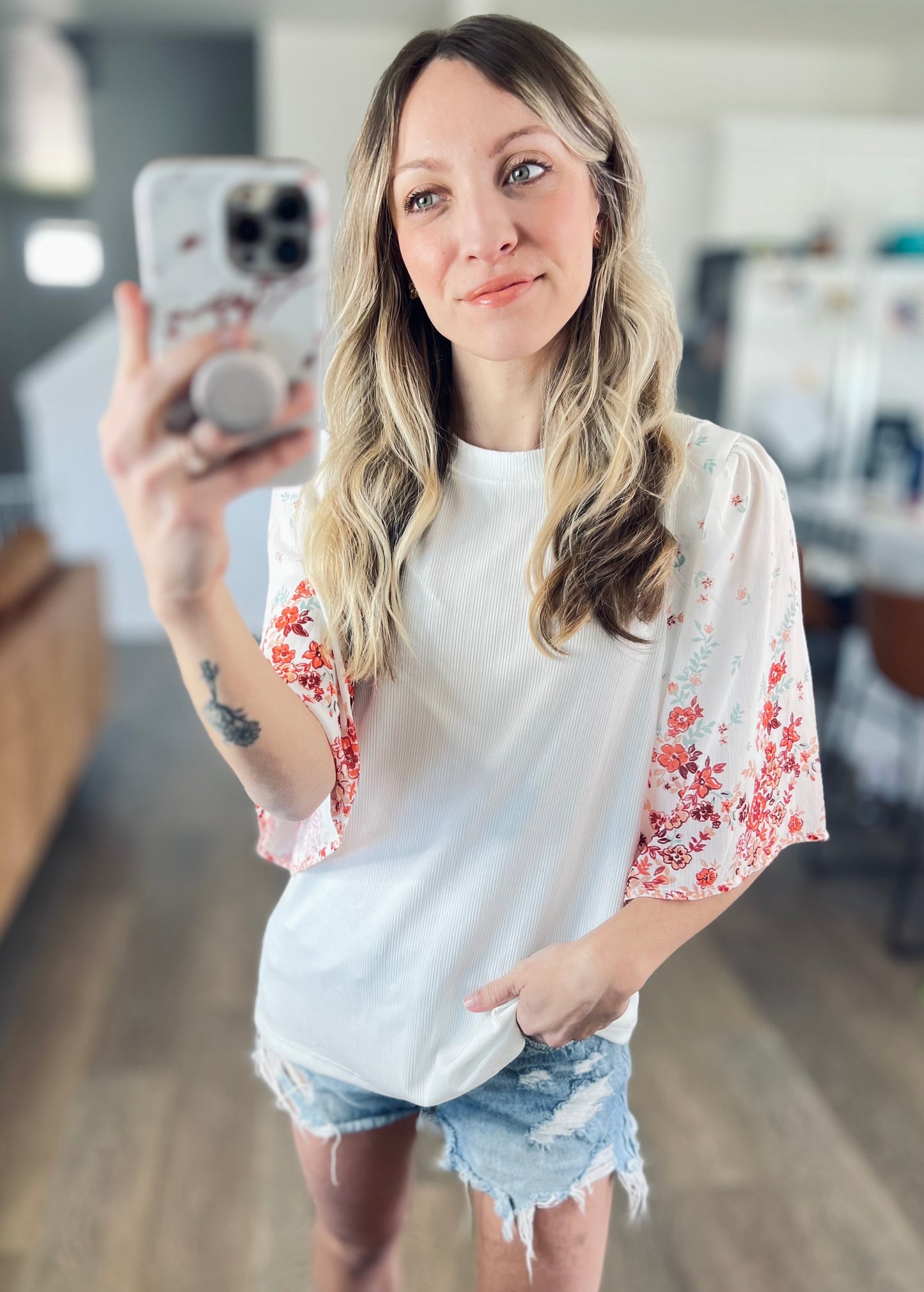 *free ship today* Macy Spring Floral Top