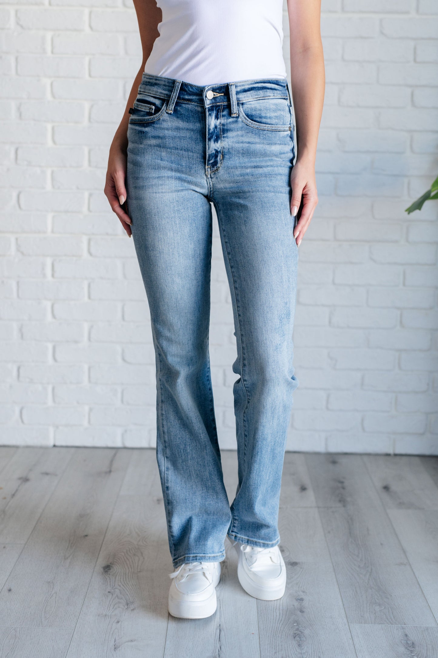 Mid Rise Clean Bootcut Jeans - Judy Blue