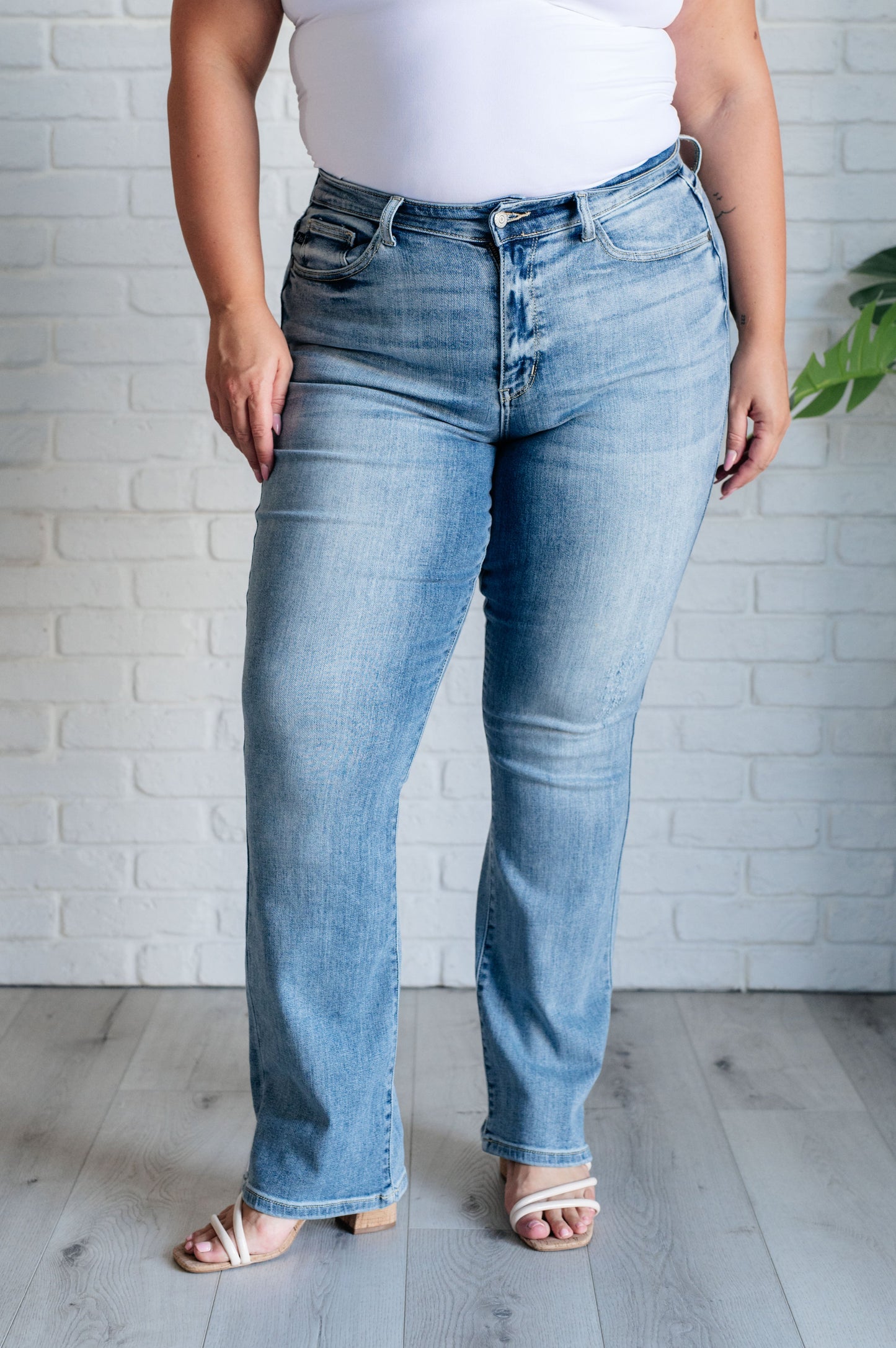 Mid Rise Clean Bootcut Jeans - Judy Blue