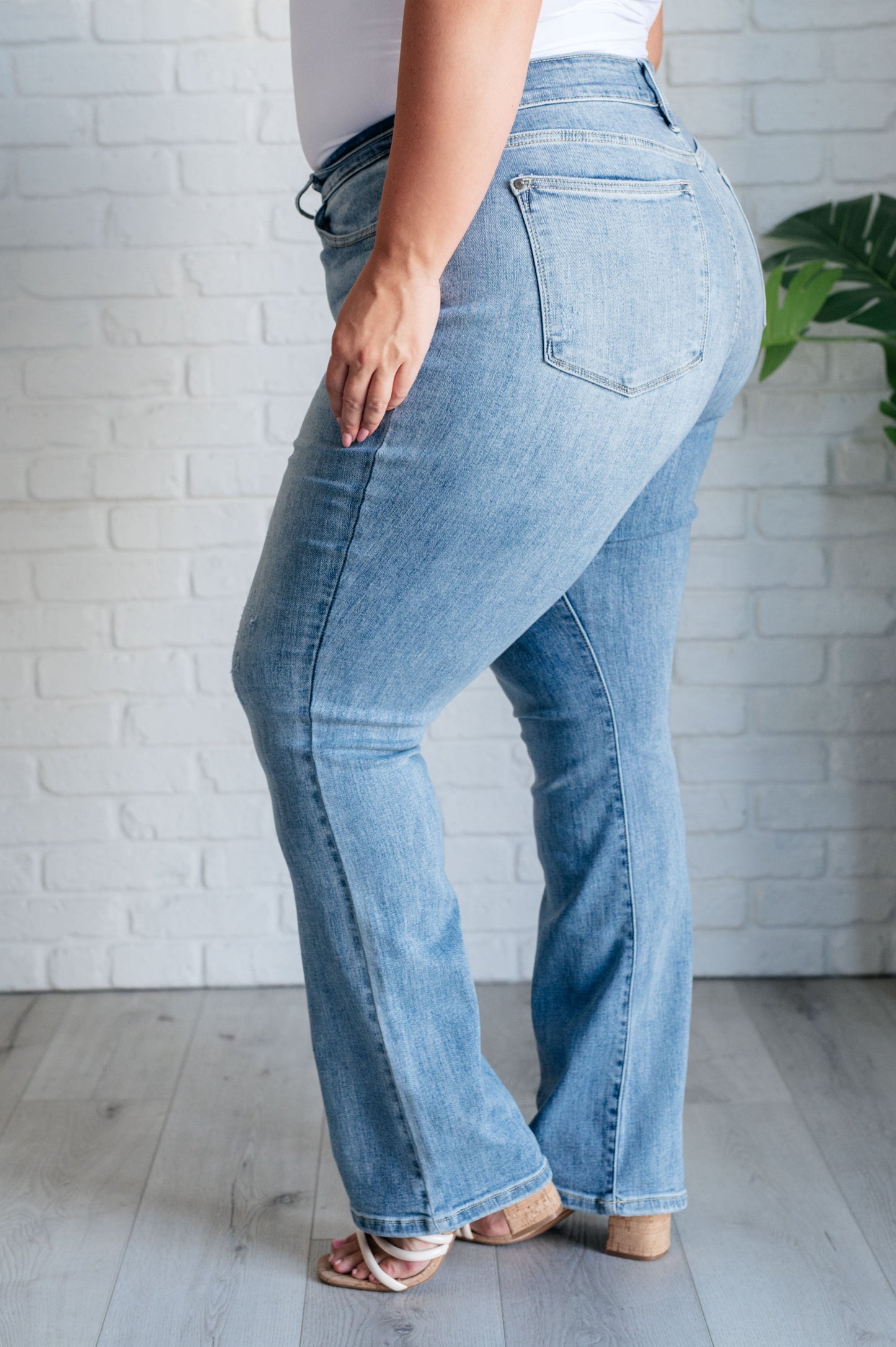 Mid Rise Clean Bootcut Jeans - Judy Blue