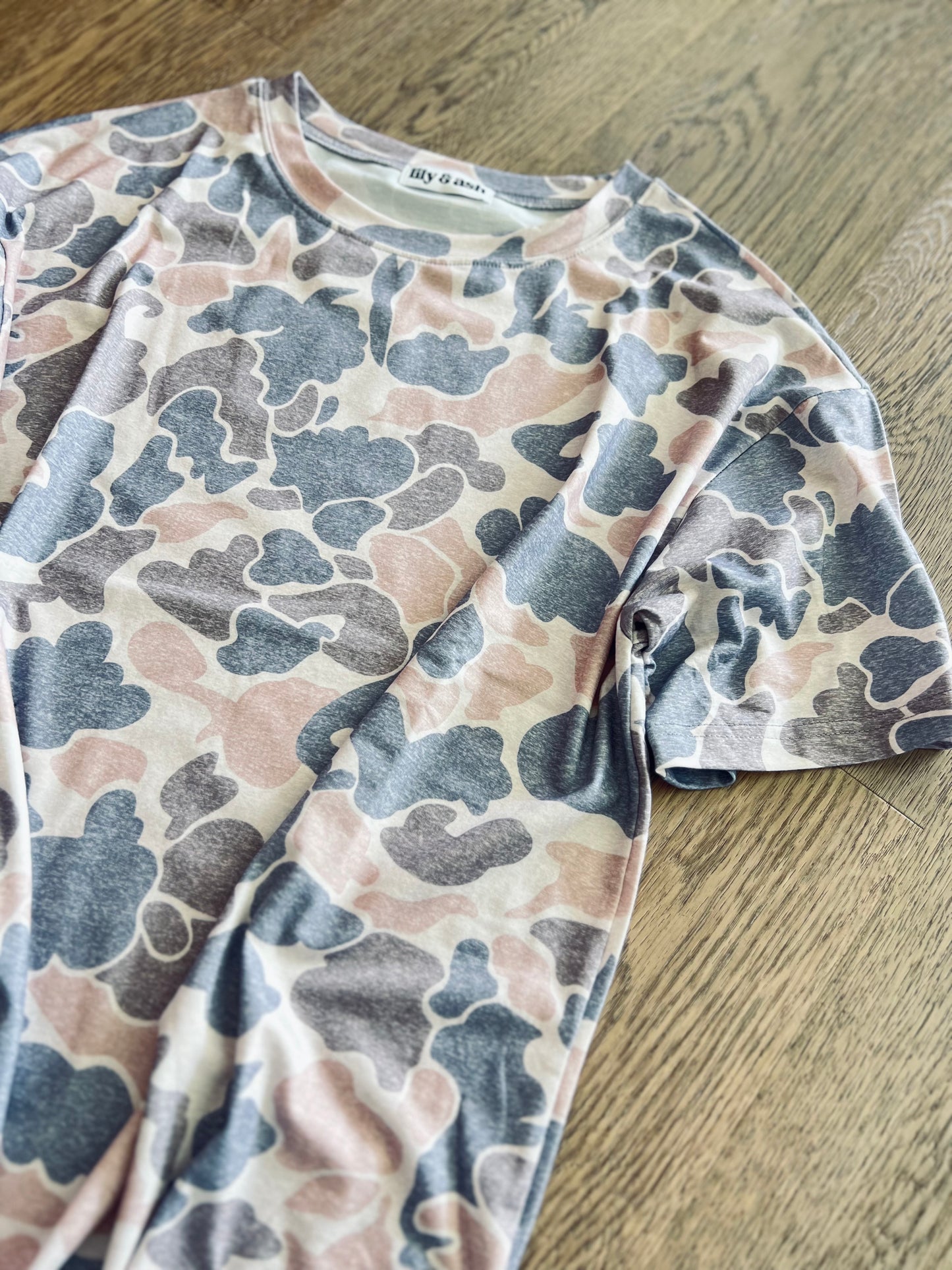 *free ship today* Washed Camo Boyfriend Tee