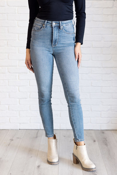 Tummy Control Contrast Wash Skinny Jeans - Judy Blue