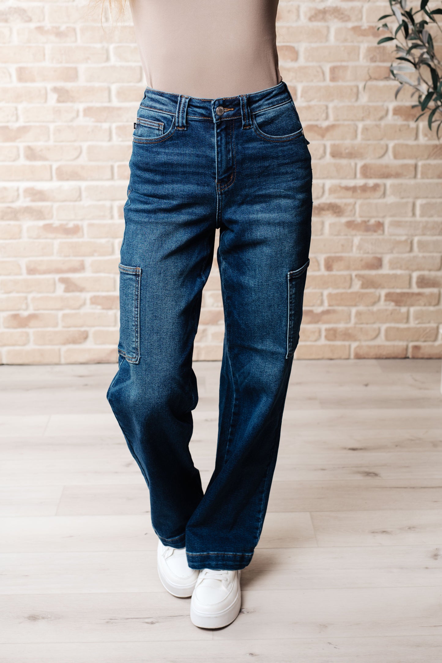 Leila High Rise Cargo Straight Jeans - Judy Blue