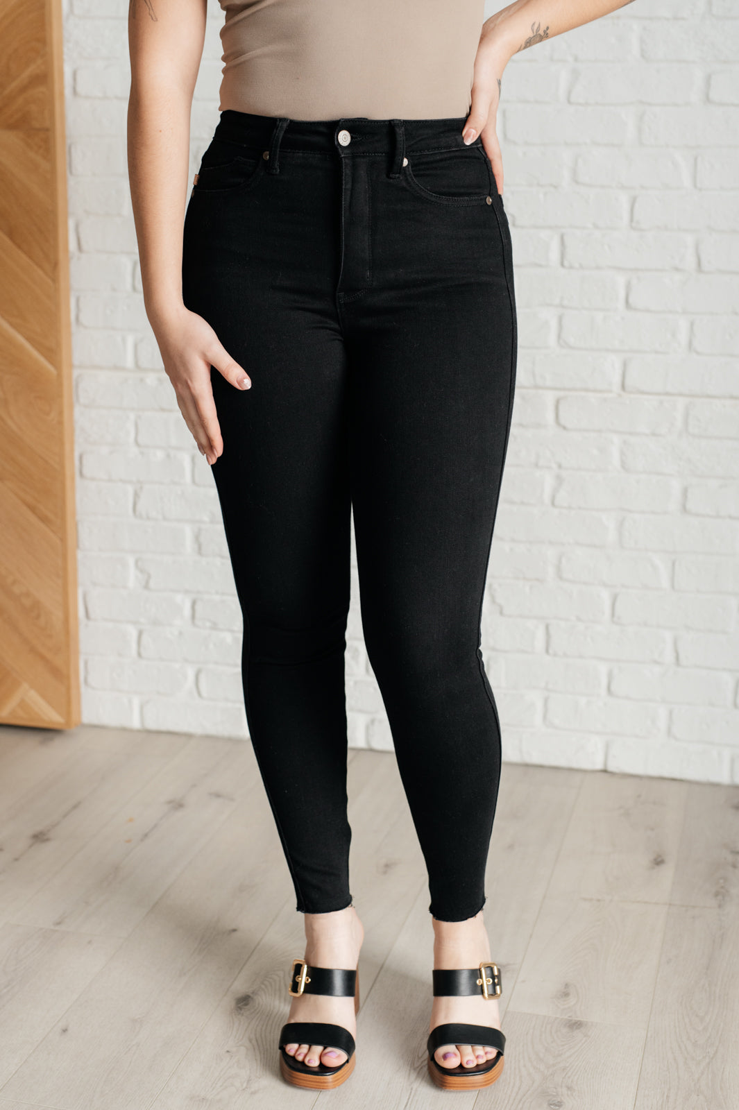 Tummy Control Skinny Jeans in Black - Judy Blue