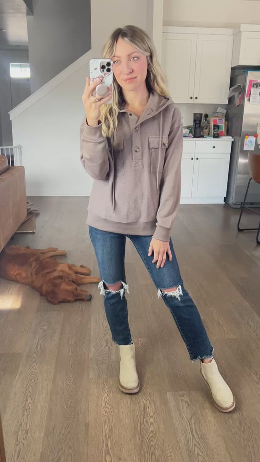 Pip Button Down Hoodie in Otter