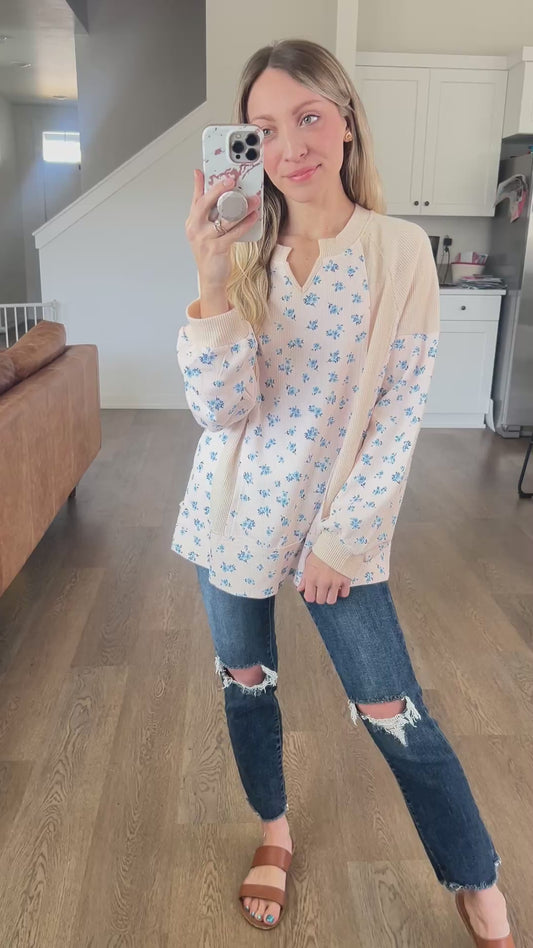 *free ship today* Floral Baby Blues Top